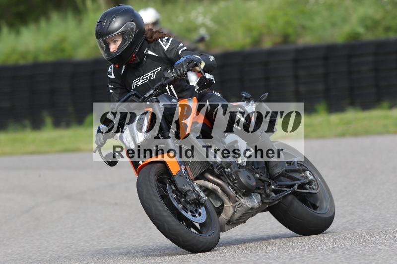 Archiv-2025/10 23.04.2025 Cornu Master School ADR/gruen-vert/4